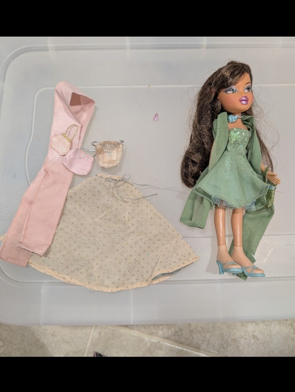 2003 Bratz Formal Funk Dana collection w/ stand